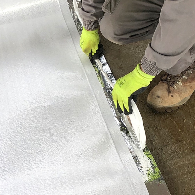 Lámina anti-radón para reducir la exposición al gas radón en el interior de viviendas.