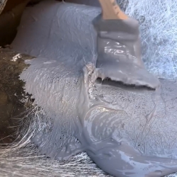 Aplicación del fibra de vidrio en tejados para impermeabilización con pintura