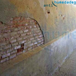 Muros Antiguos y huecos: tratamientos de Barrera Capilar Líquida Sopgal para capilaridades