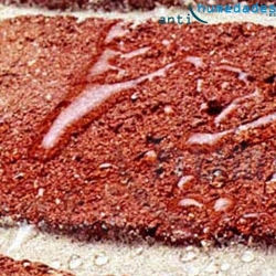 Hidrófugo base disolvente aplicado sobre pared de ladrillo