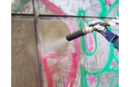 Limpiador de pintadas con rotulador, spray, tintas y graffitis